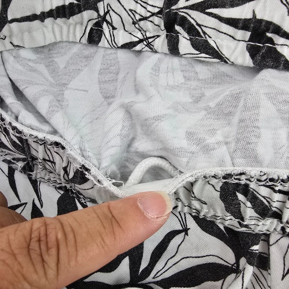 Primark Loungewear Shorts Womens Large Black White Floral Print Drawstring Waist